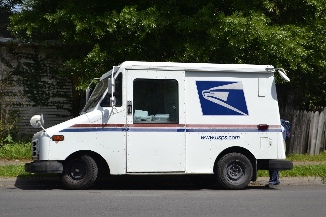 USPS delivery truck