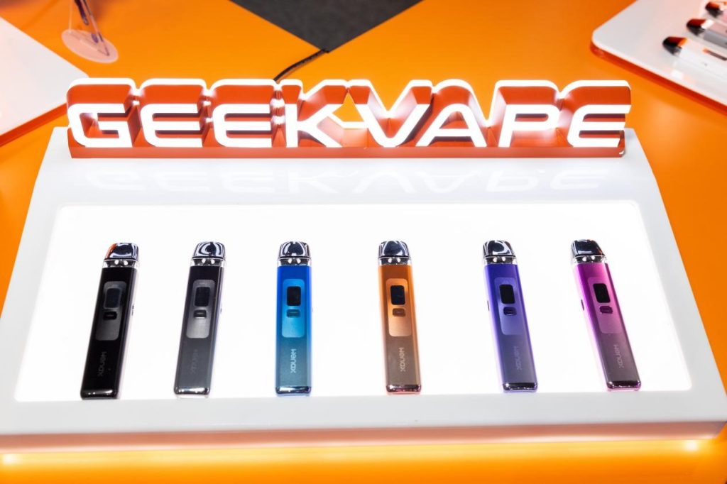 new geekvape wenax k2 vape device pod systems displayed on geekvape wvs dubai stand