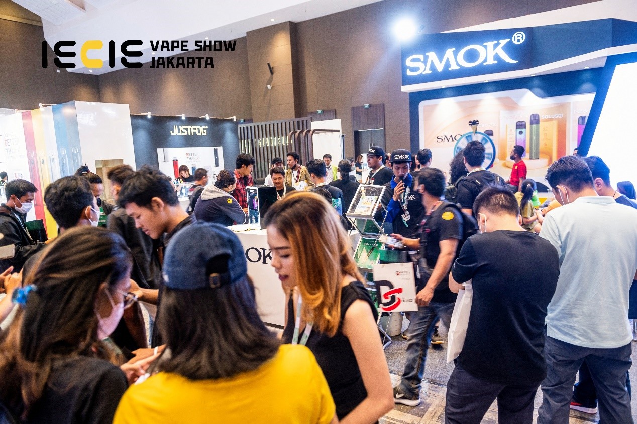 IECIE Vape Show attendees entering the exhibition hall