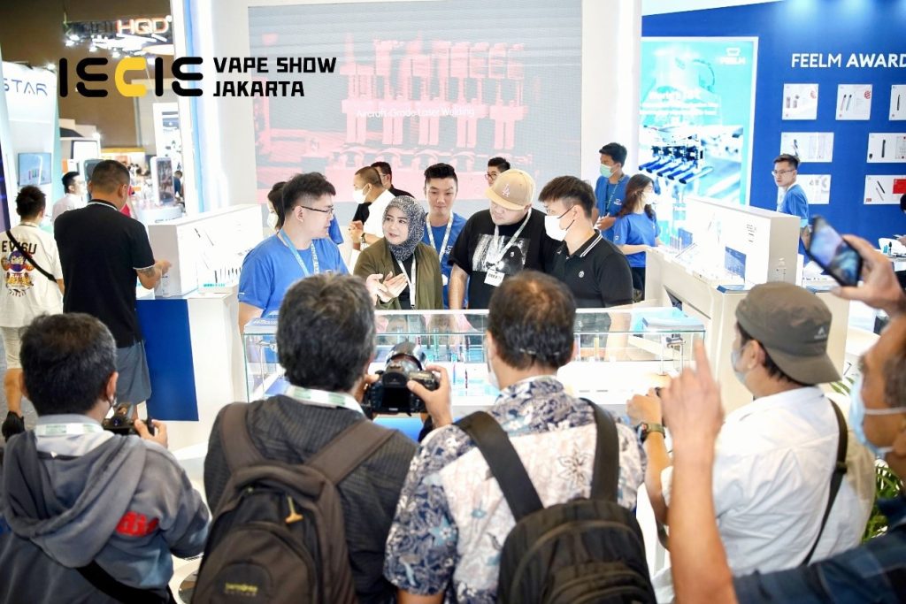 exhibitors at the IECIE vape show 